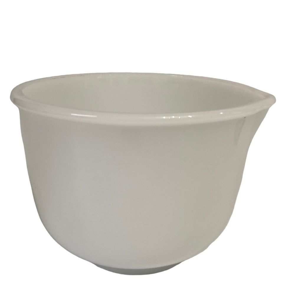 Vintage Sunbeam Glasbake Made in USA White Milk Glass Mixing Bowl Pour Spout 6"
